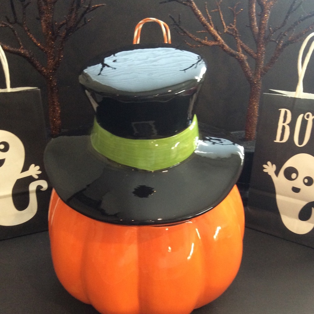 New Vary Fun Halloween 🎃 Pumpkin Candy Dish - Picture 3 of 9
